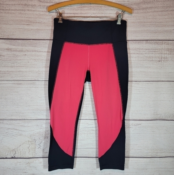 ATHLETA Salutation Color Block Capris Leggings Pink Blue Size Medium - Picture 2 of 6
